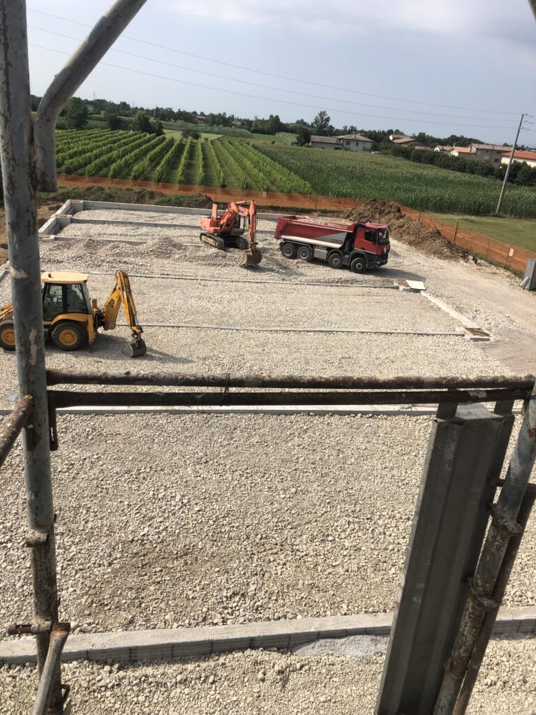 Riempimento e compattazione di Cantiere di Costruzioni Gallina S.r.l.